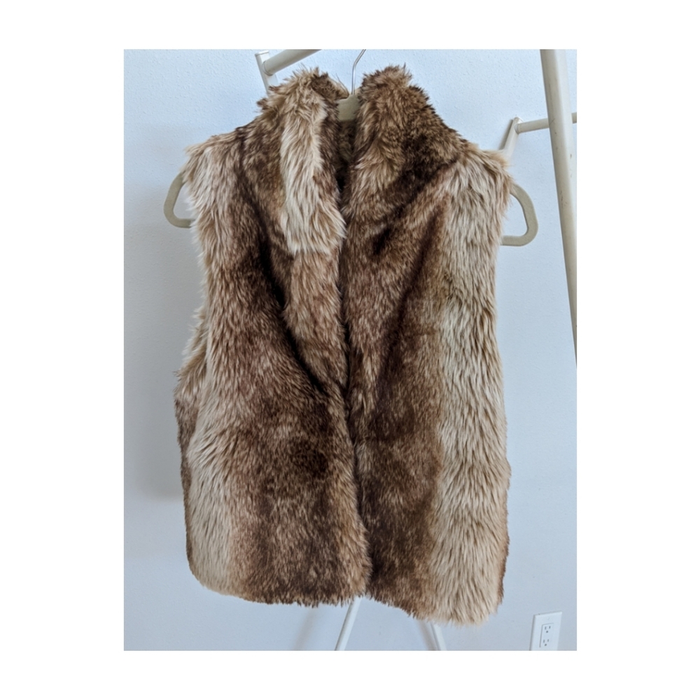 Brown tan faux fur vest, size S